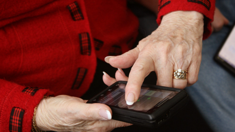 Пожилая омичка продала машину и перевела мошенникам 5 млн рублей