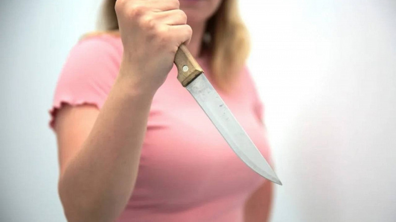 Женщина в покушении на убийство сожителя