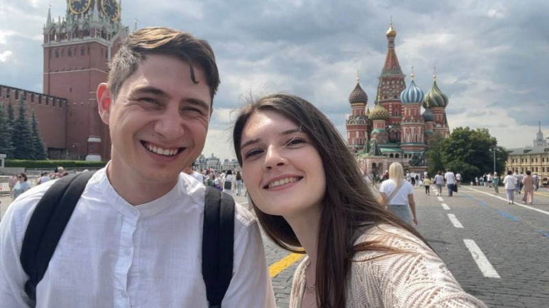 Денис Паслер поздравил уральцев в День семьи, любви и верности