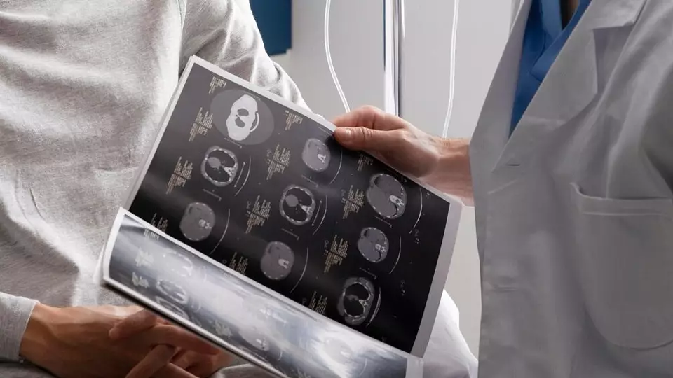 Онколог назвала пять факторов, снижающих риск рака на 20%