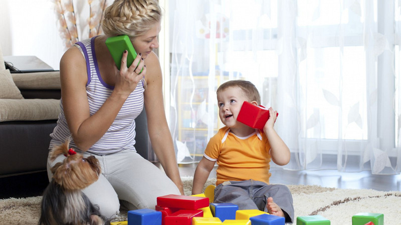 Нормально не любить играть со своим ребенком?