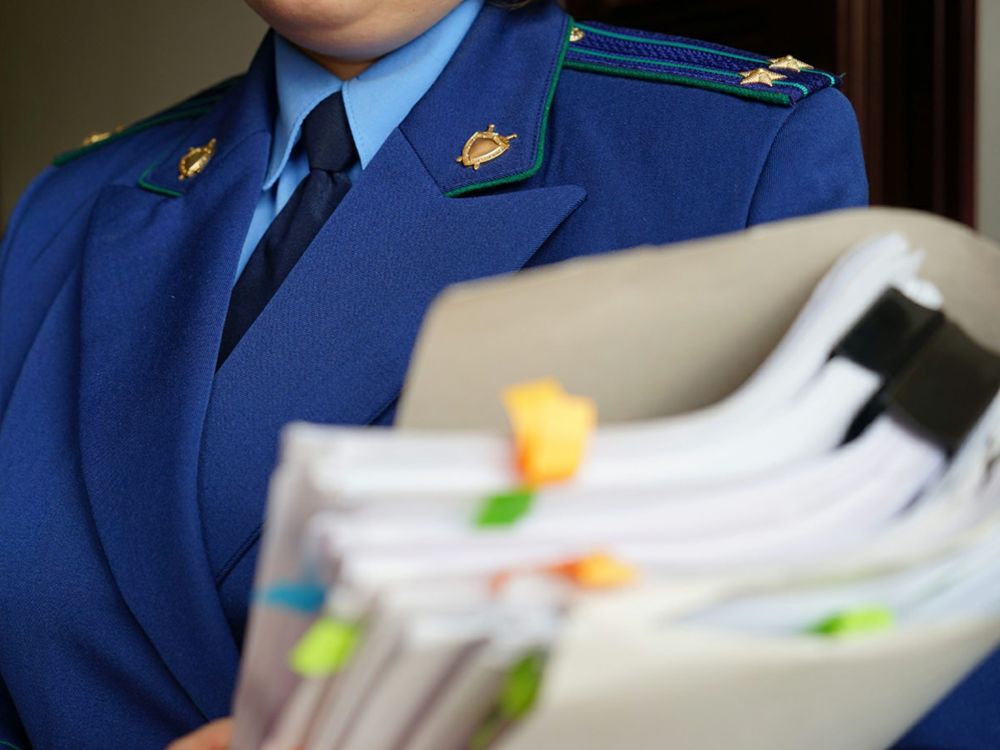 Прокуратура выявила  365 нарушений трудовых прав педагогов в школах