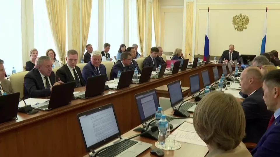 Денис Паслер потребовал открыть движение по эстакаде на ЕКАД