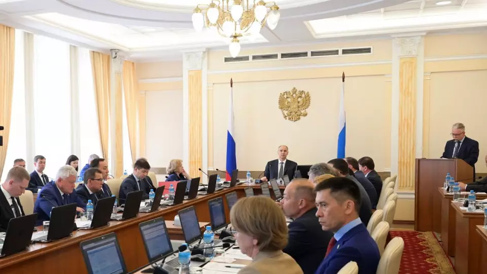 Денис Паслер призвал эффективнее использовать рабочие ресурсы на местных предприятиях