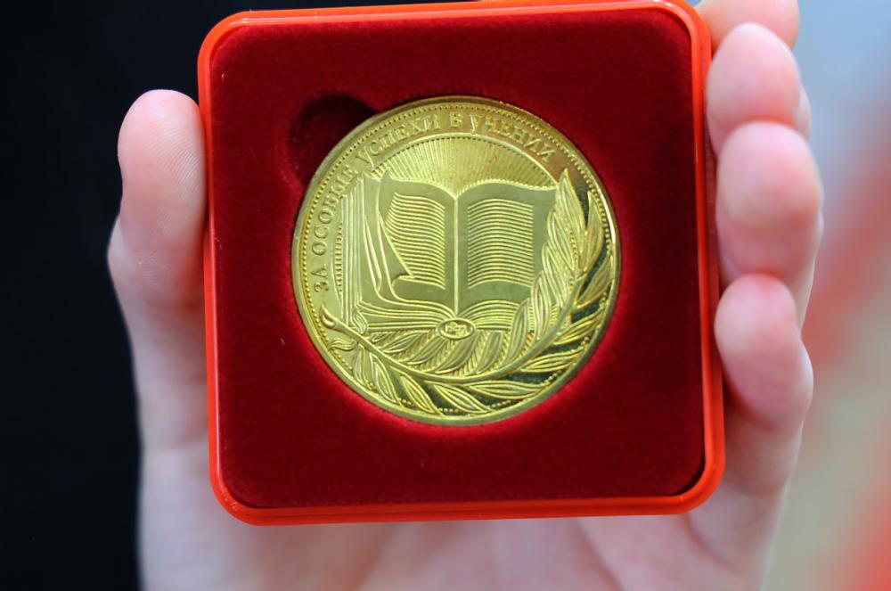 Каждый восьмой выпускник Свердловской области стал медалистом