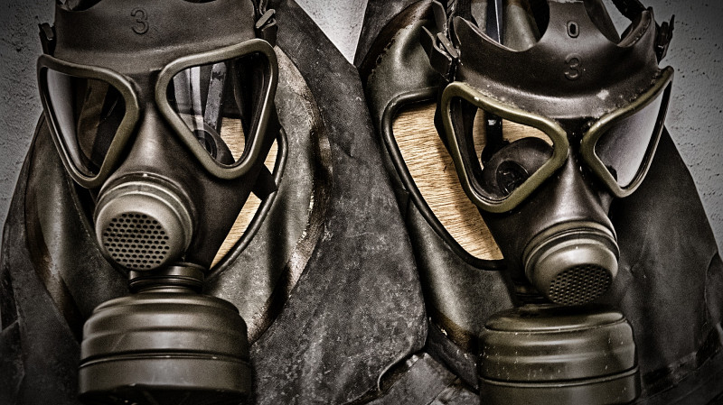 Житель Омска потерял 5 млн рублей в афере с противогазами