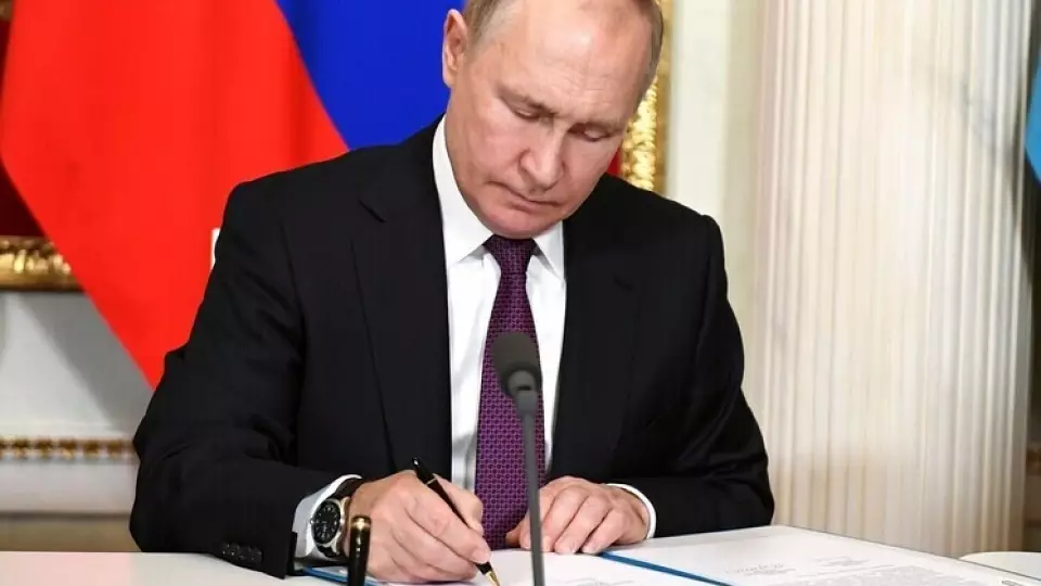 Путин передал издательство «Художественная литература» Союзу писателей