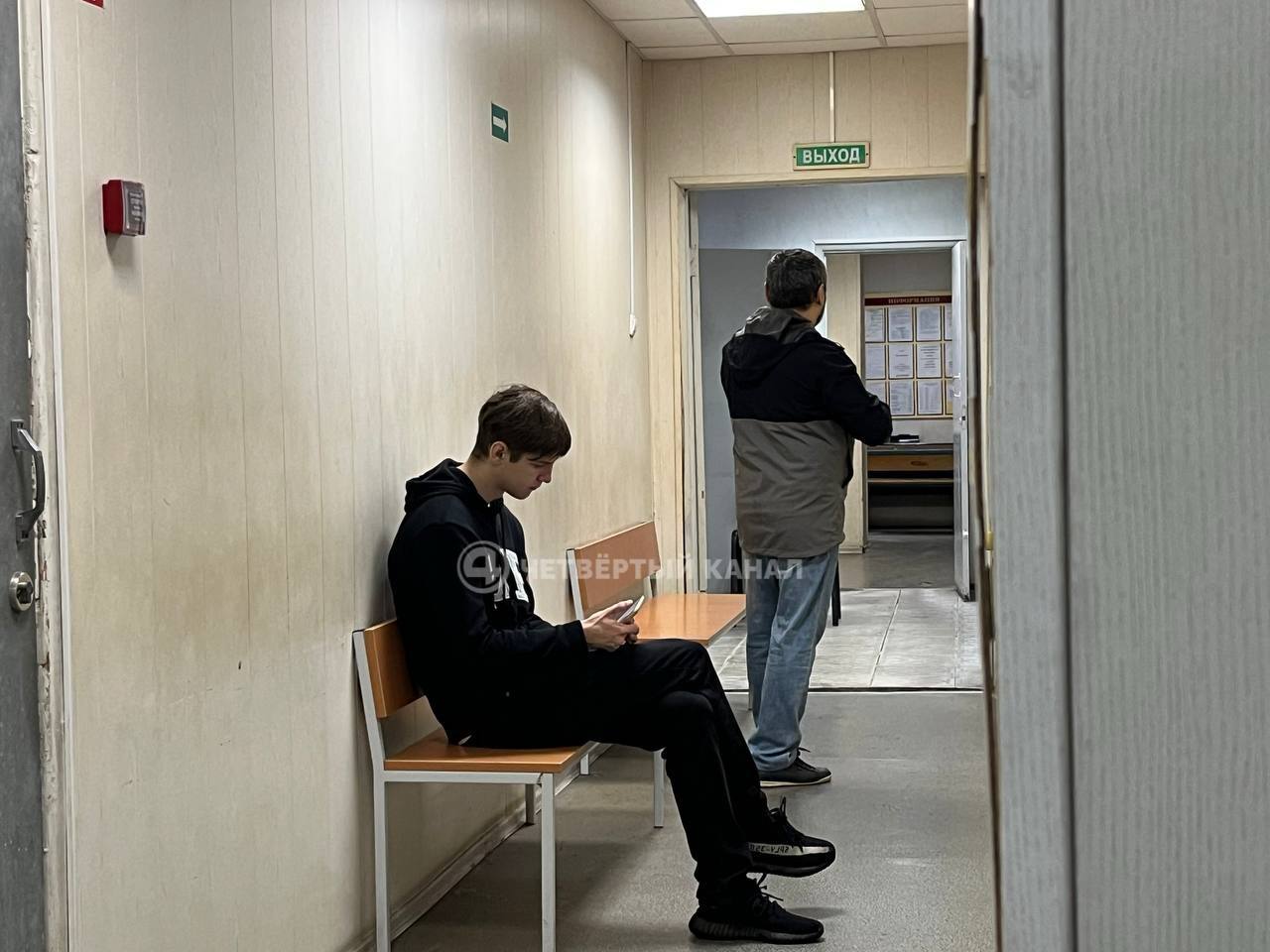 В Екатеринбурге судят молодого человека за нападение на фельдшера скорой помощи