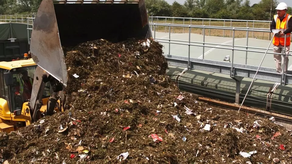 Масштабная переработка отходов началась на 35 предприятиях