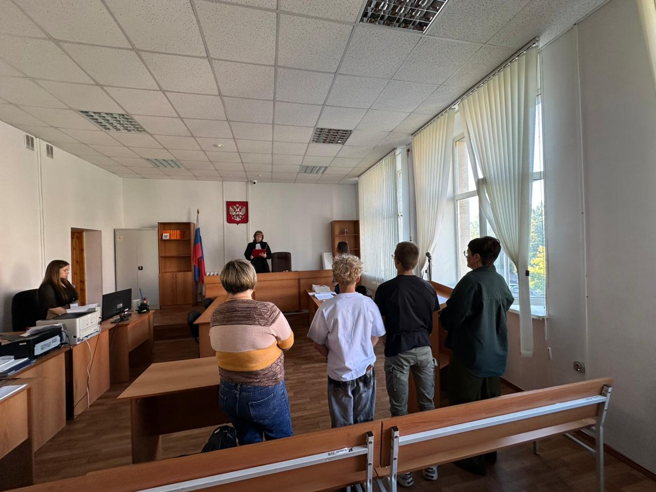 Подростков из Нижнего Тагила осудили за вымогательство у 12-летнего школьника