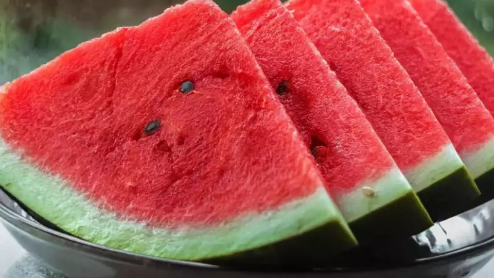 Врач развеяла популярные мифы об арбузах и дынях