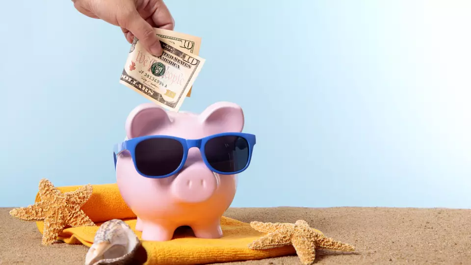 207 тысяч свердловчан не смогут выехать за границу из-за долгов