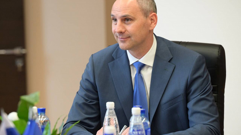 Денис Паслер поручил ускорить введение новых мер поддержки для семей участников СВО