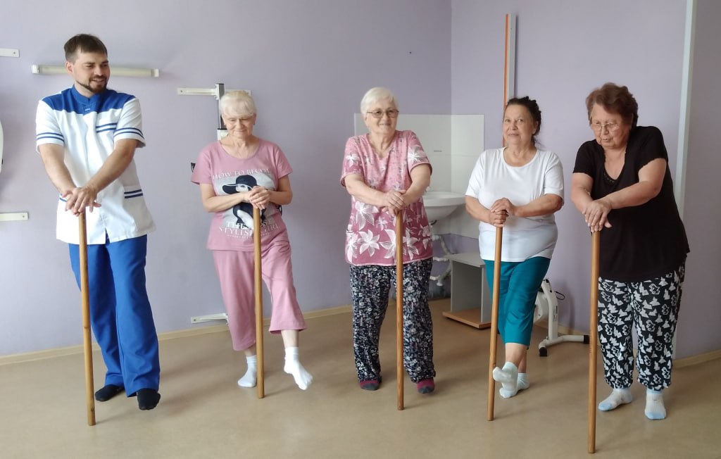 Свердловские врачи прописали пенсионерам оздоровительные танцы