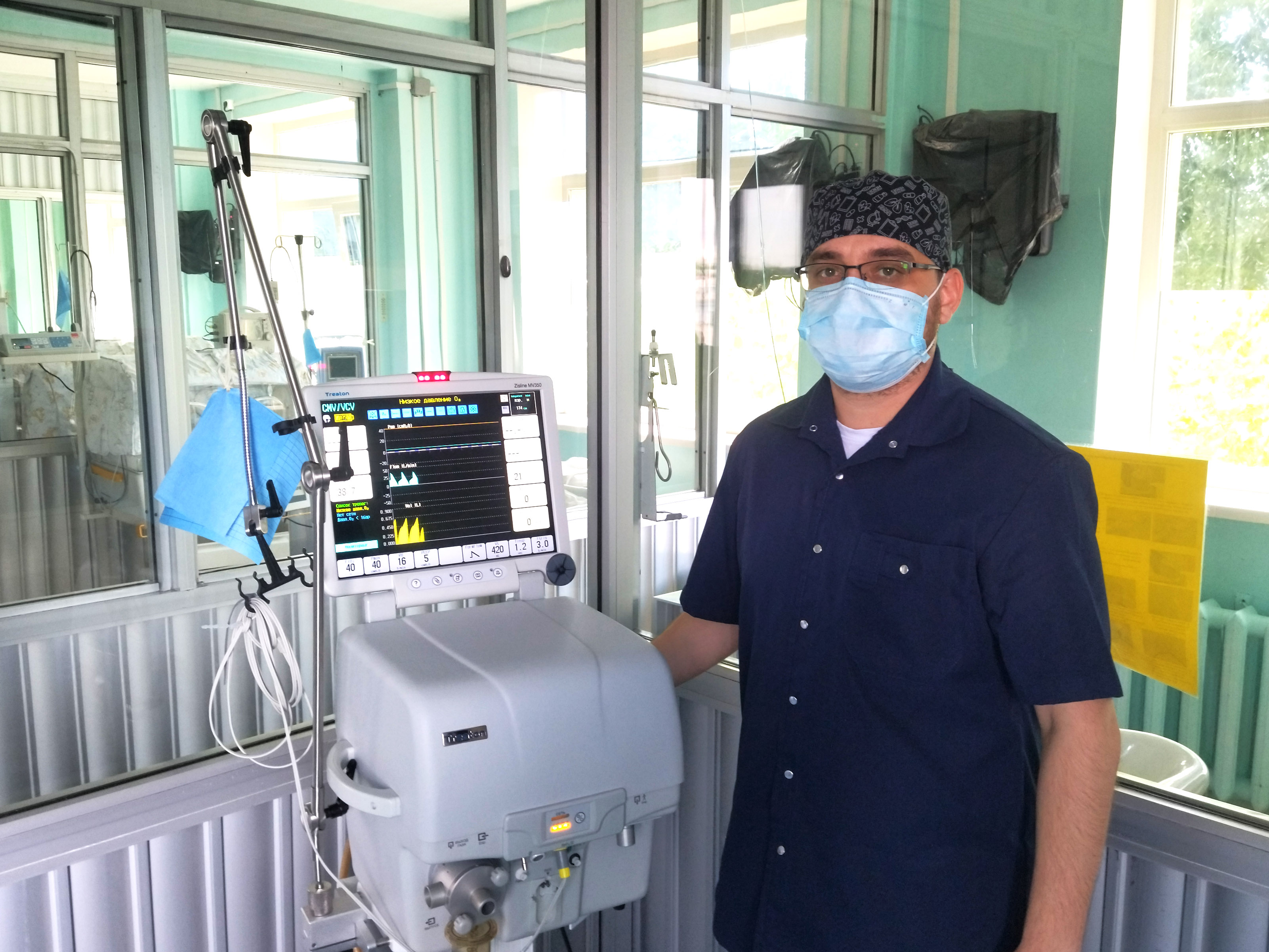 Свердловские врачи спасли недоношенного ребёнка весом 875 граммов