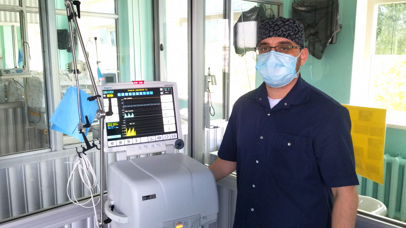 Свердловские врачи спасли недоношенного ребёнка весом 875 граммов