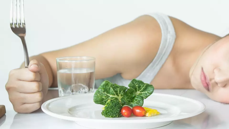 Свердловчанка дважды попала в больницу из-за опасной диеты