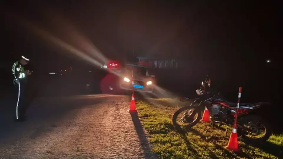 В Тюменской области мотоциклист без прав сбил одноклассницу