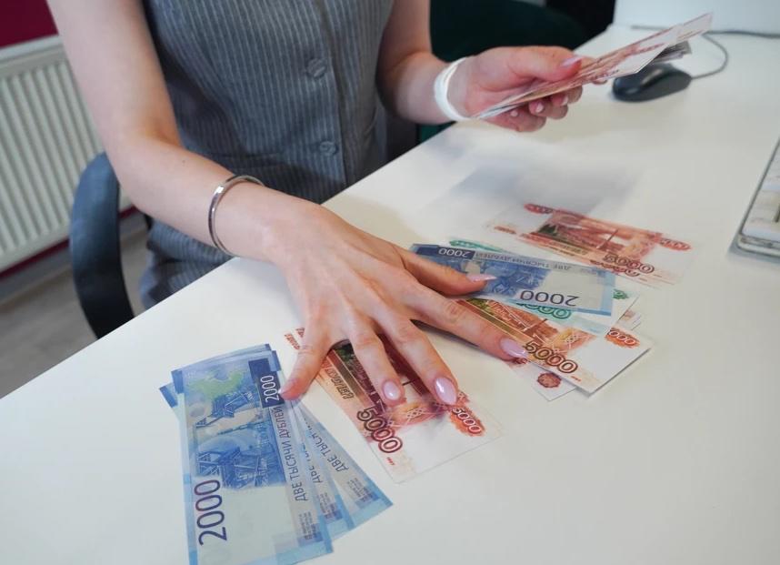 Увеличить зарплату учителей в 2 раза предложили в Госдуме