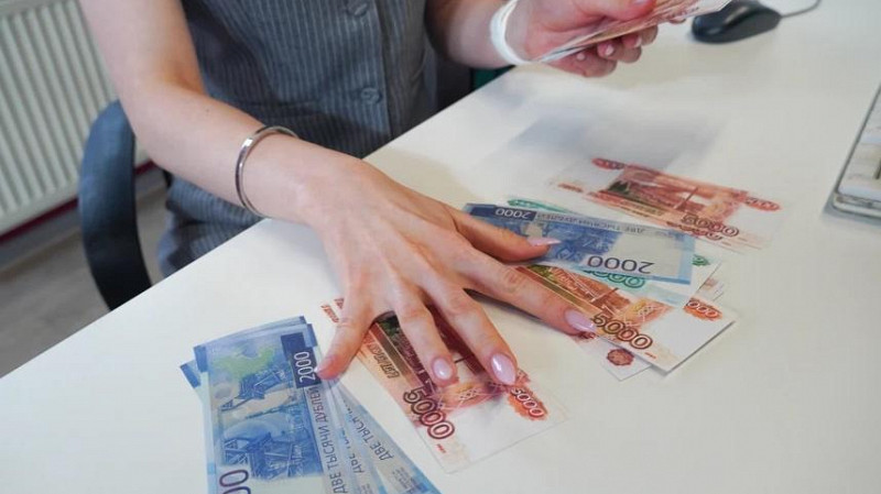 Увеличить зарплату учителей в 2 раза предложили в Госдуме