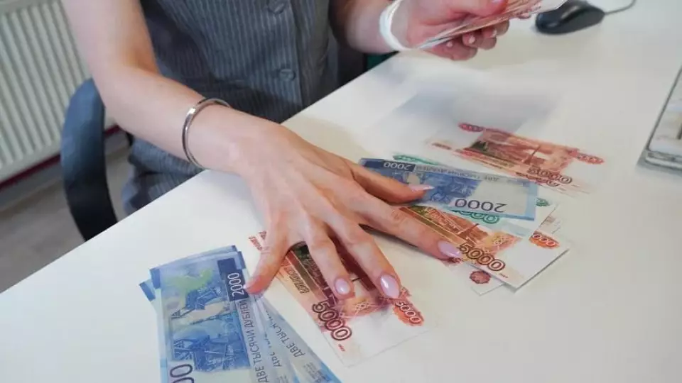 Увеличить зарплату учителей в 2 раза предложили в Госдуме