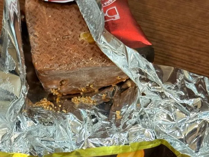 Роспотребнадзор проверит конфеты с личинками из Самары