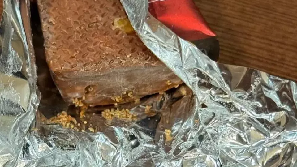 Роспотребнадзор проверит конфеты с личинками из Самары