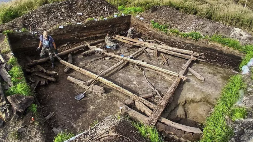 Археологи нашли древние артефакты в Мангазее на Ямале