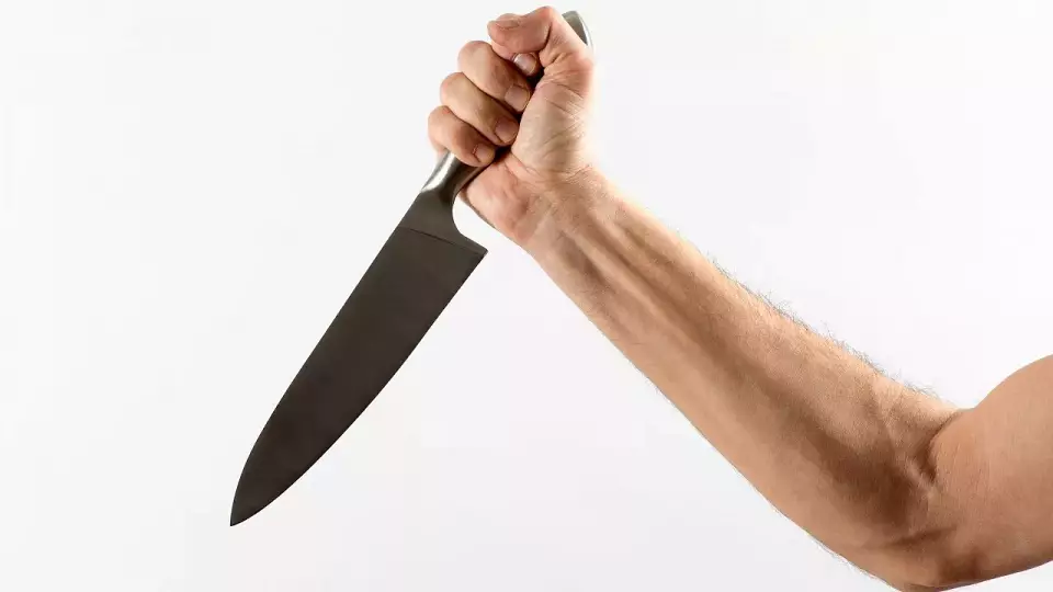 В Верхней Салде мужчина получил штраф за ранение соседа в драке