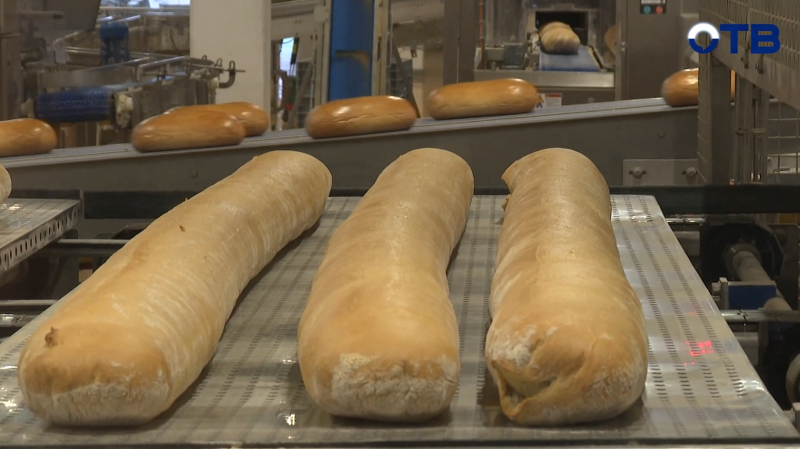 Как выпекается хлеб: победители проекта «Верный отличник» отправились на экскурсию на ХК «СМАК»