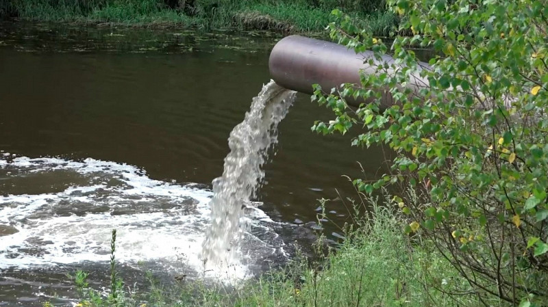 Прокуратура оштрафовала уральское предприятие за сброс сточных вод в Исеть