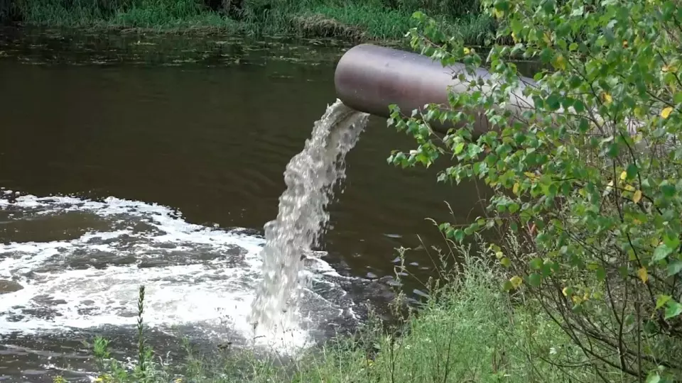 Прокуратура оштрафовала уральское предприятие за сброс сточных вод в Исеть