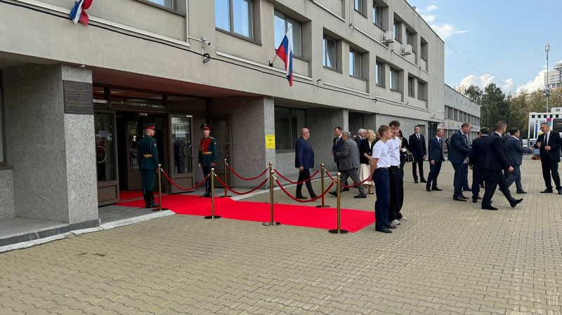 Главный символ власти руководителя Свердловской области совсем скоро передадут Денису Паслеру
