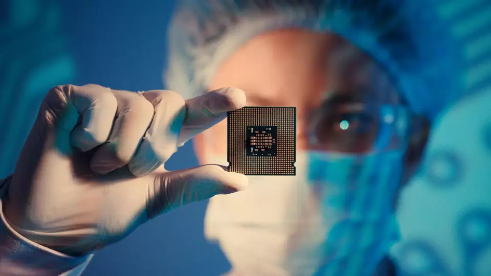 В России разрабатывают технологию «человек на чипе»