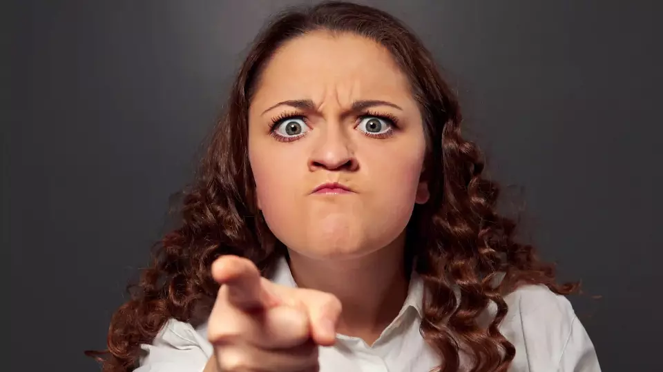 Женщина в Реже потеряла 200 тысяч рублей, помогая подруге