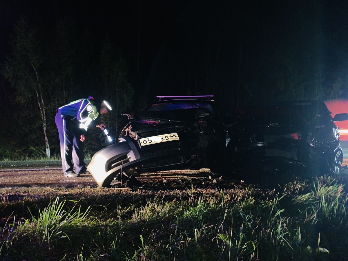 Массовое ДТП на трассе Екатеринбург-Курган: пострадали несовершеннолетние