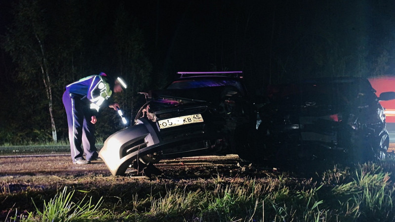 Массовое ДТП на трассе Екатеринбург-Курган: пострадали несовершеннолетние