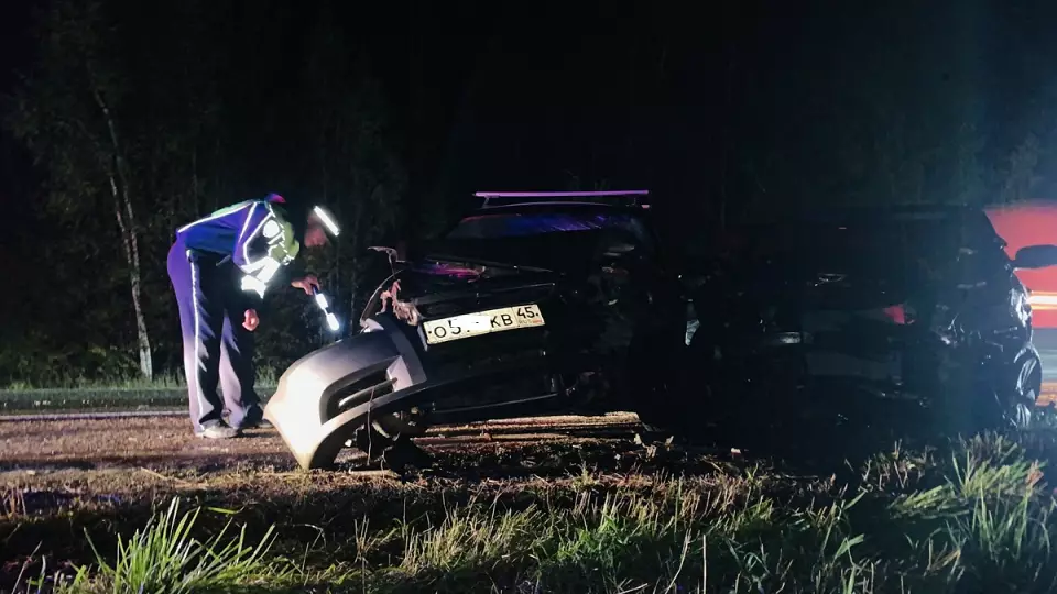 Массовое ДТП на трассе Екатеринбург-Курган: пострадали несовершеннолетние