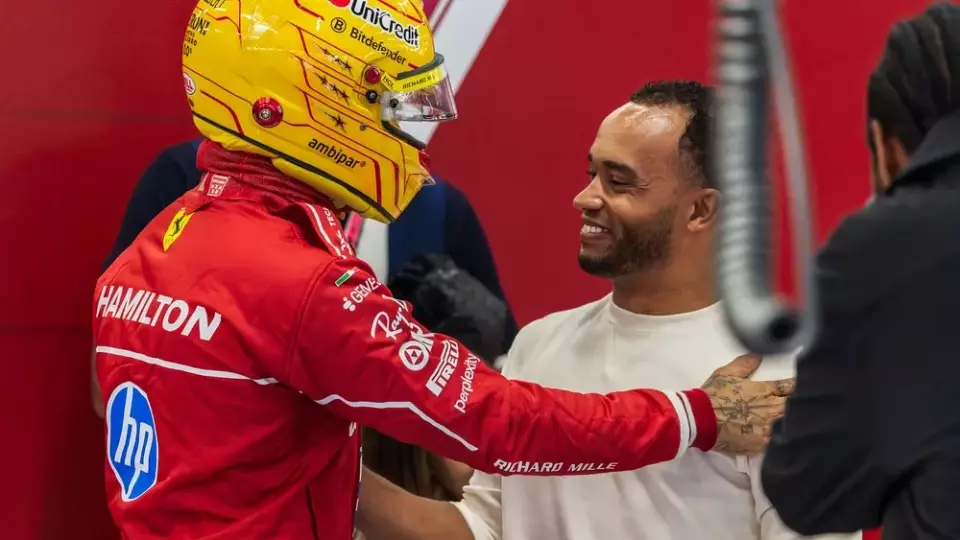 Машина брата Льюиса Хэмилтона загорелась на гонке BTCC