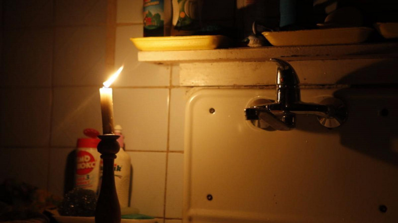 Семье в Серове предложили однушку без света взамен двушки без потолка