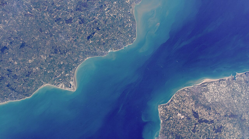 Ребенок утонул, пытаясь добраться в Британию через Ла-Манш