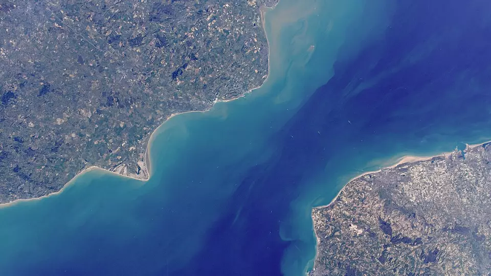 Ребенок утонул, пытаясь добраться в Британию через Ла-Манш