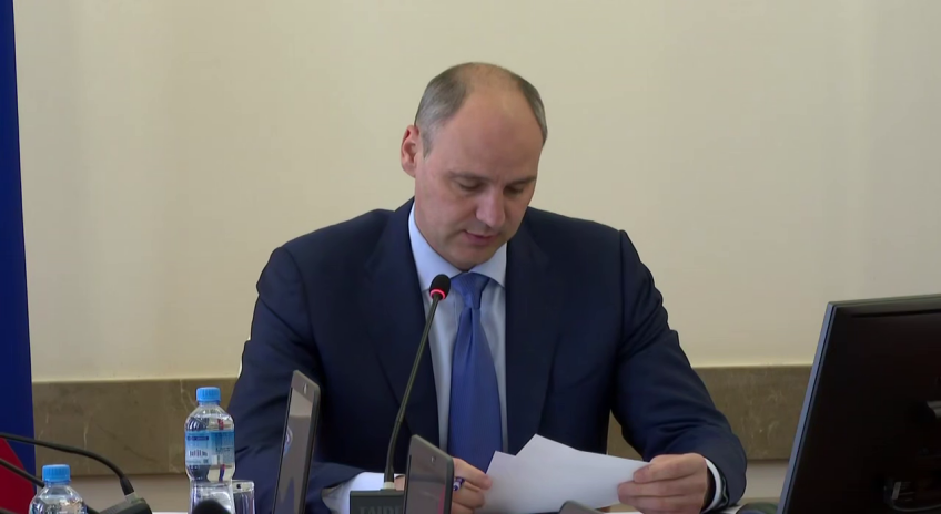 Денис Паслер: «Почему люди без тепла, вам что, задвижки подарить?»