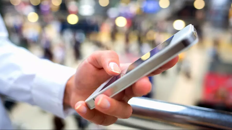 Юрист предупреждает: скроллинг соцсетей может стать причиной увольнения