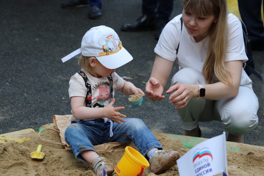 Денис Паслер рассказал свердловчанам о возможностях благоустройства дворов