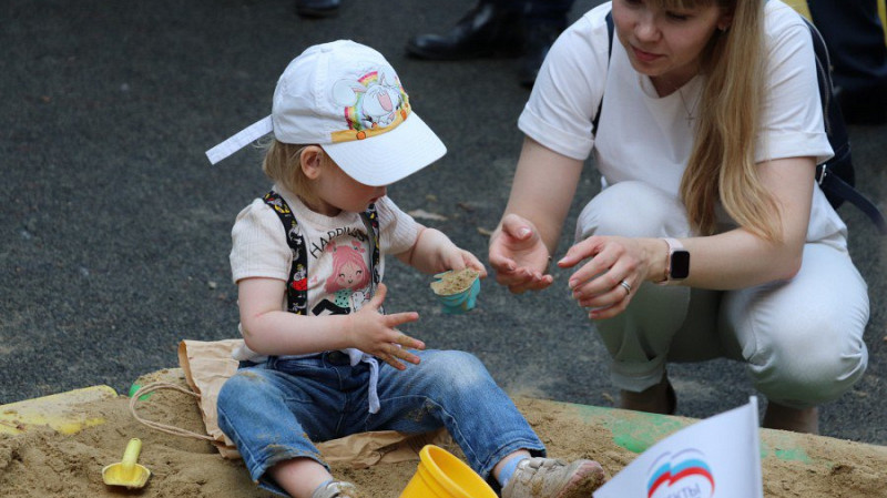 Денис Паслер рассказал свердловчанам о возможностях благоустройства дворов