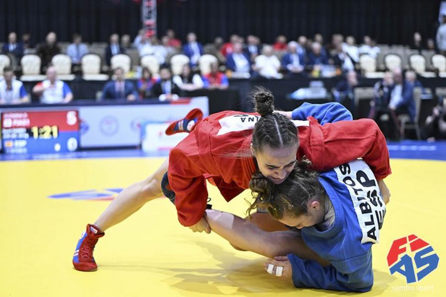 Свердловские самбистки завоевали четыре золота на первенстве мира в Индонезии