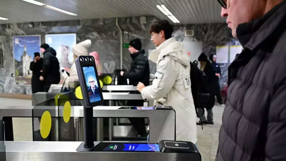 Задержаны вандалы, разбившие турникет в метро Екатеринбурга