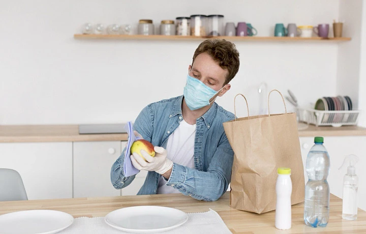 Роспотребнадзор объяснил, как избежать инфекций от заводских упаковок