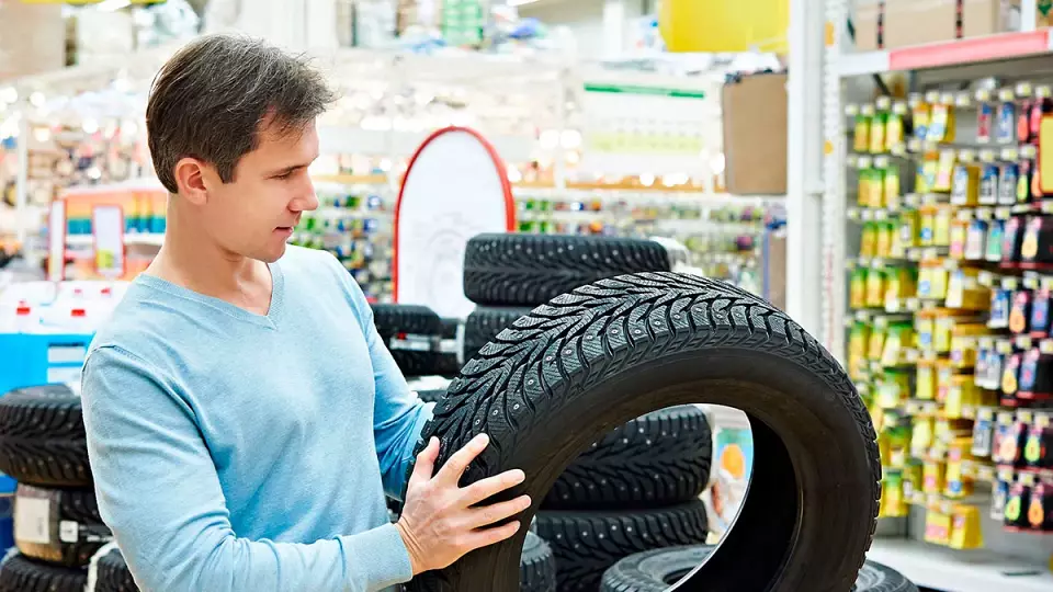Директор компании лишился сбережений при покупке зимних шин